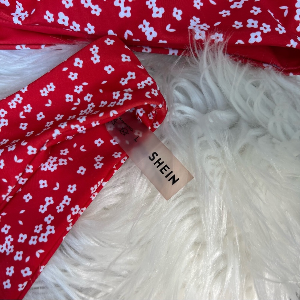 SHEIN Red and White Floral Front Knot 2 Piece Bikini - Picture 3 of 4